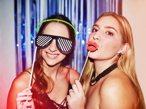 Guide complet des photobooths 360 : immortalisez vos moments sous tous les angles