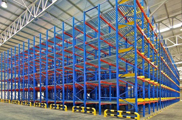 Rayonnage mini rack : de bonnes raisons de choisir ce dispositif